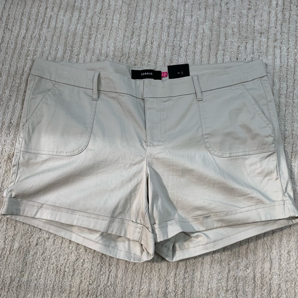 torrid Pants - Torrid We Swear By Fit 5” Inseam Tan‎ Shorts Size 20 NWT